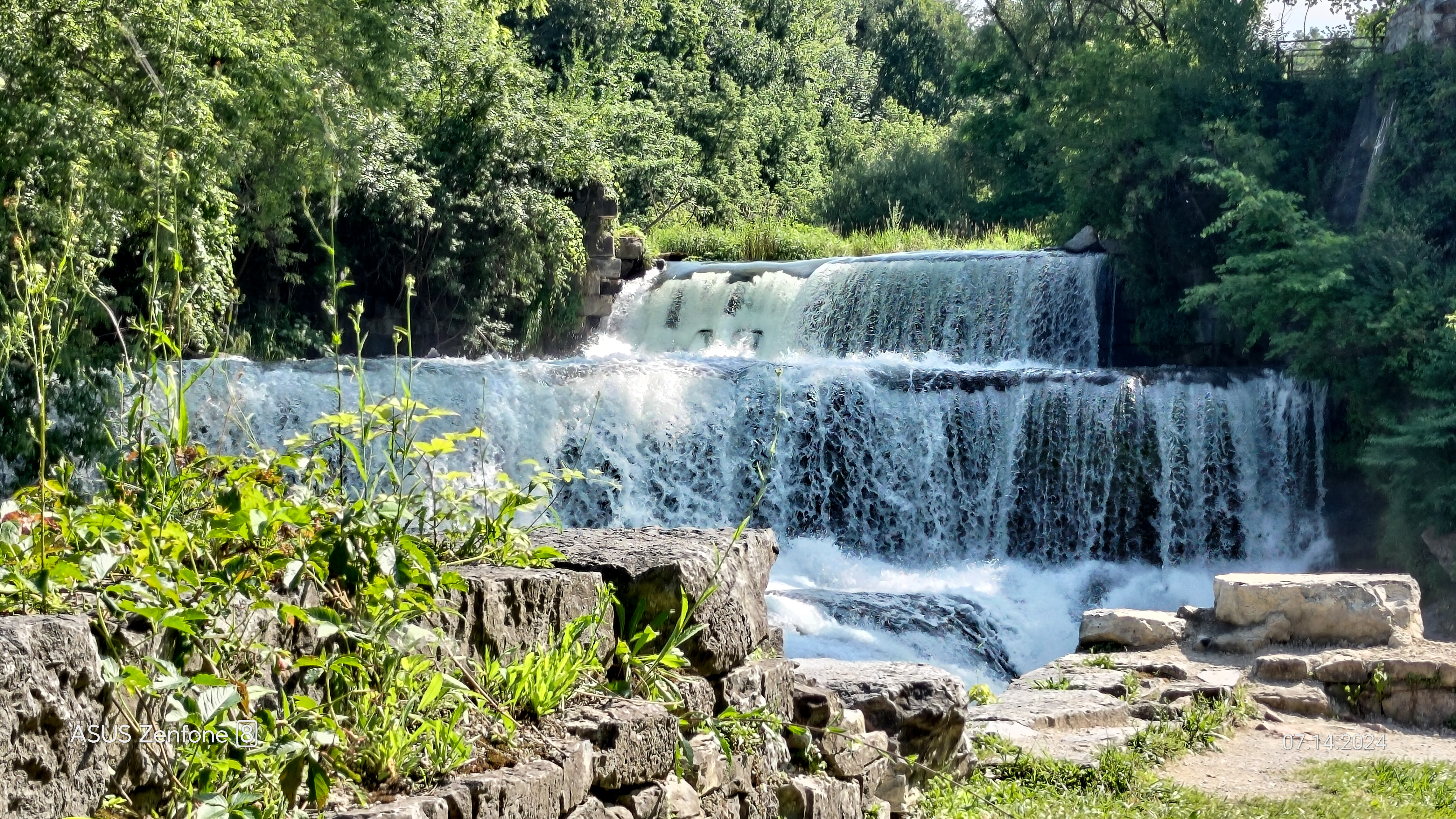 slideshow image