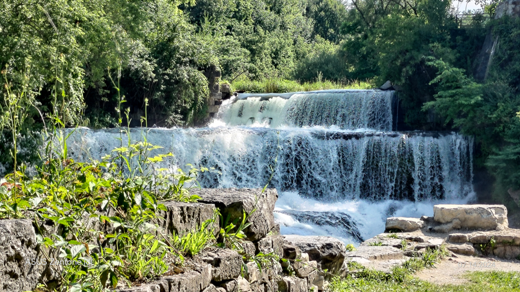 slideshow image